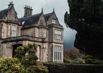 7 Harry Hogan – Miss Pinkerton’s Ghost